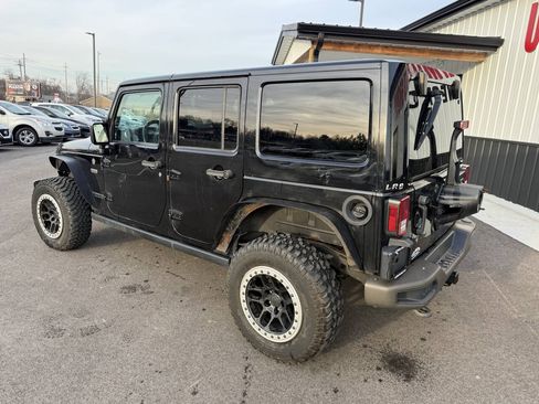 Used 2016 Jeep Wrangler Unlimited Sahara AWD/4WD image 10