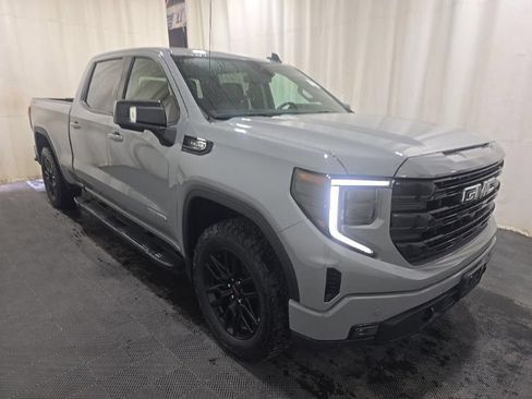 Used 2024 GMC Sierra 1500 Elevation w/ Elevation Premium Package AWD/4WD image 3
