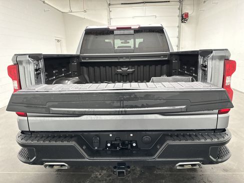 Used 2021 Chevrolet Silverado 1500 LT Trail Boss w/ Convenience Package II image 14