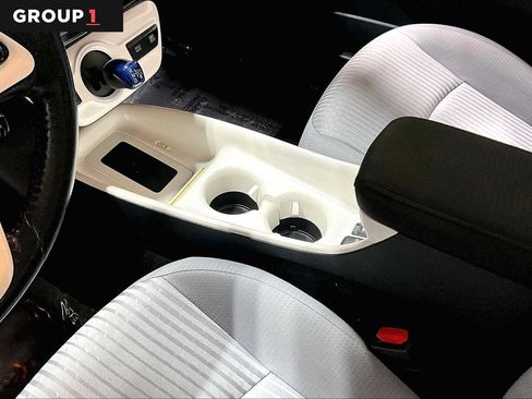 Certified 2016 Toyota Prius Three image 16