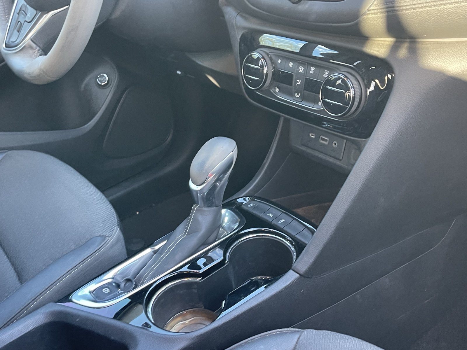 Used 2023 Buick Encore GX Select w/ Experience Buick Package FWD image 9