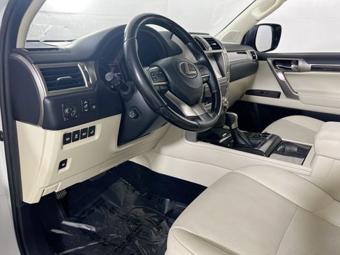 Used 2021 Lexus GX 460 Premium w/ Premium Package AWD/4WD image 9
