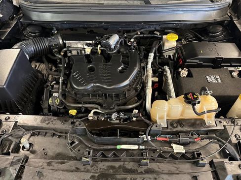 Used 2019 Jeep Cherokee Limited AWD/4WD image 25