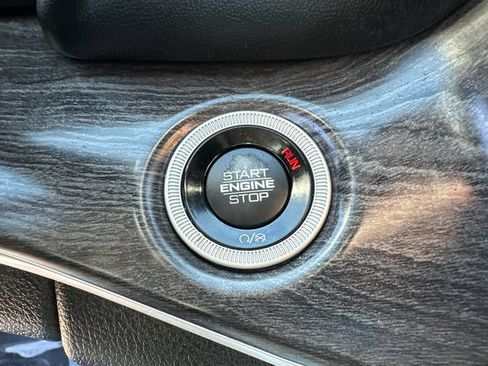 Used 2023 Jeep Grand Cherokee L Limited AWD/4WD image 40