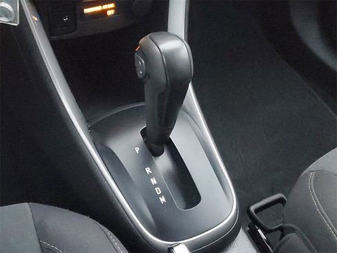 Used 2022 Chevrolet Trax LS w/ Tint and Cruise Package image 15