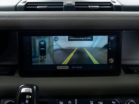 Used 2021 Land Rover Defender 110 SE image 13