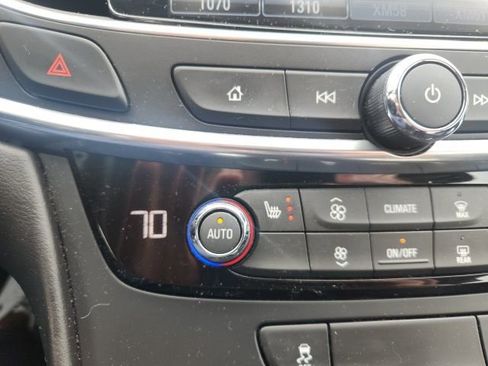 Used 2017 Buick LaCrosse Essence image 9