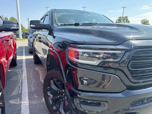 Used 2020 RAM 1500 Limited w/ Black Appearance Package AWD/4WD image 2
