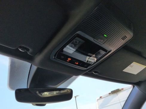 Used 2024 Volkswagen Atlas Cross Sport SE image 24