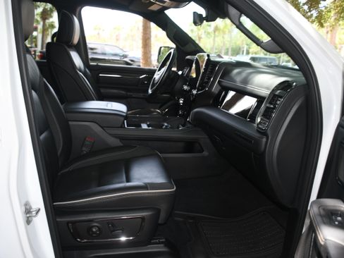 Used 2025 RAM 1500 Limited AWD/4WD image 22