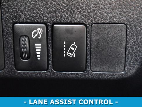 Used 2016 Toyota RAV4 Limited image 22