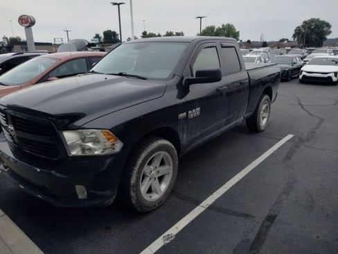 Used 2017 RAM 1500 Express AWD/4WD image 4