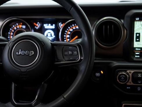 Used 2023 Jeep Gladiator Sport AWD/4WD image 47