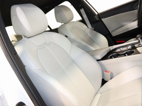 Used 2024 Genesis G70 2.5T image 54