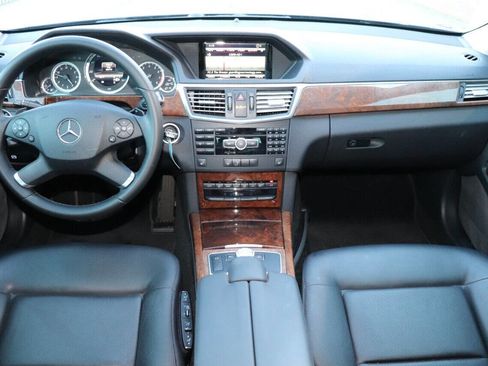 Used 2013 Mercedes-Benz E 350 Sedan image 24