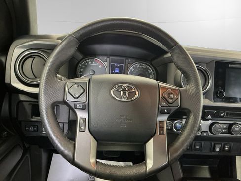 Used 2019 Toyota Tacoma TRD Pro AWD/4WD image 12