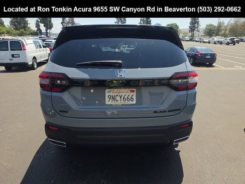 Used 2025 Honda Pilot Black Edition image 5