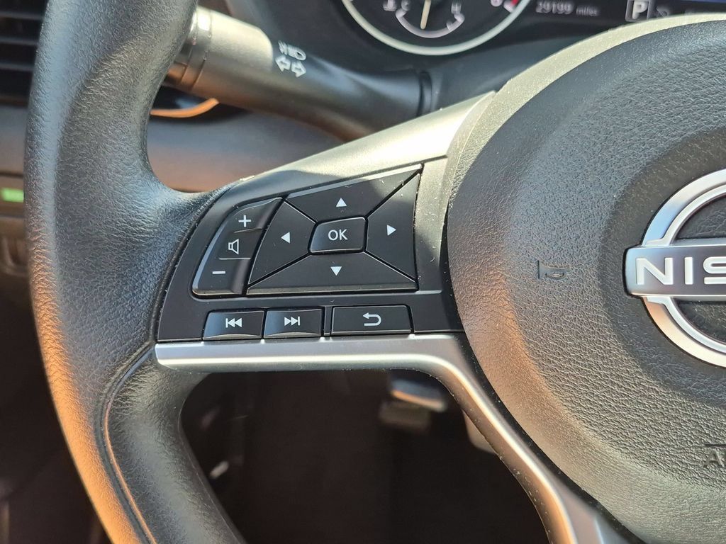 Used 2025 Nissan Sentra SV FWD image 21