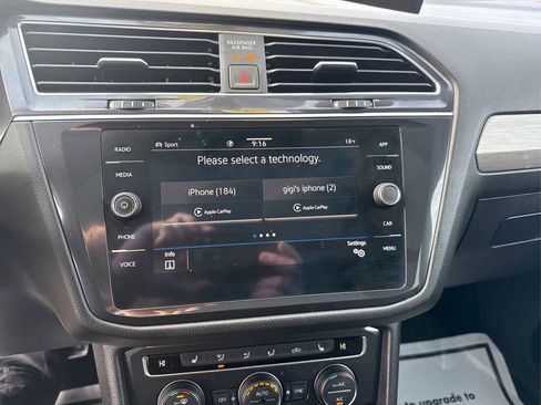 Used 2021 Volkswagen Tiguan SE R-Line image 10