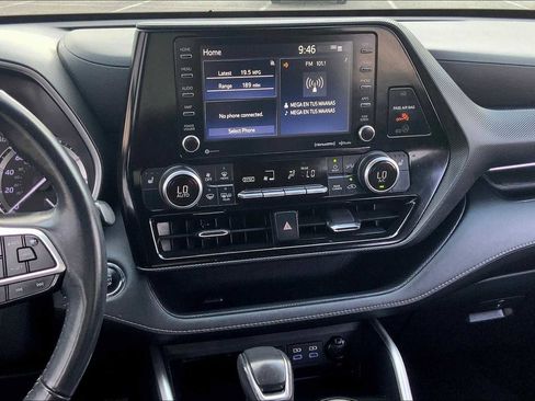 Used 2022 Toyota Highlander XSE FWD image 7