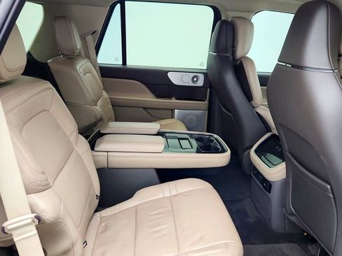 Used 2022 Lincoln Navigator Reserve image 23