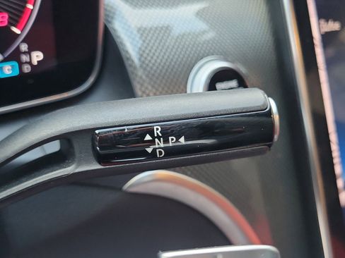 Used 2024 Mercedes-Benz GLC 300 4MATIC image 29