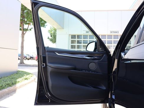 Used 2018 BMW X5 xDrive50i image 39