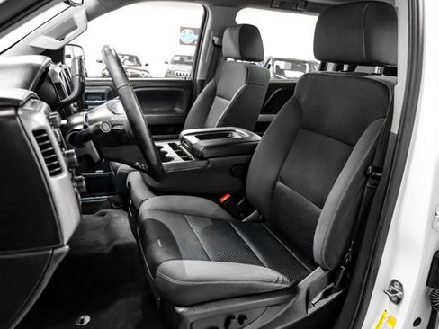 Used 2018 Chevrolet Silverado 1500 LT w/ All Star Edition image 37