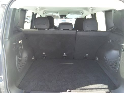 Used 2018 Jeep Renegade Latitude w/ Cold Weather Group image 8