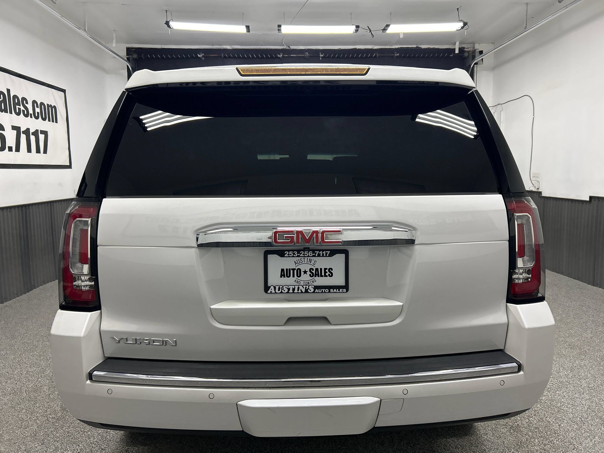 Used 2019 GMC Yukon Denali AWD/4WD image 5
