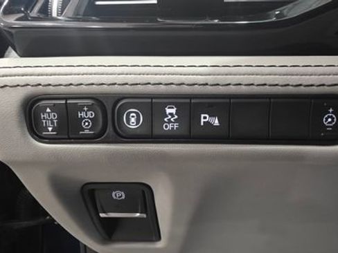 Used 2023 Acura MDX SH-AWD w/ Advance Package image 16