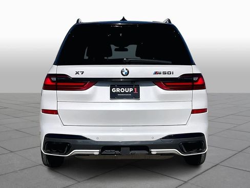 Used 2022 BMW X7 M50i image 4