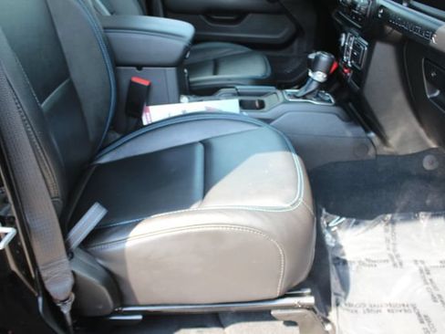 Used 2023 Jeep Wrangler Unlimited Rubicon 4xe AWD/4WD image 32