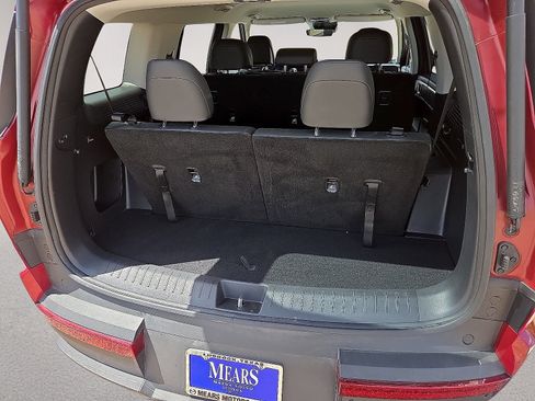 Used 2025 Hyundai Santa Fe SEL FWD image 15