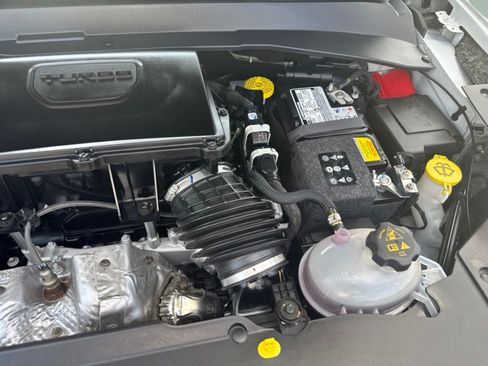 Used 2025 Jeep Compass Latitude AWD/4WD image 30