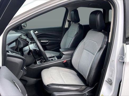 Used 2018 Ford Escape SE w/ SE Sport Appearance Package image 23