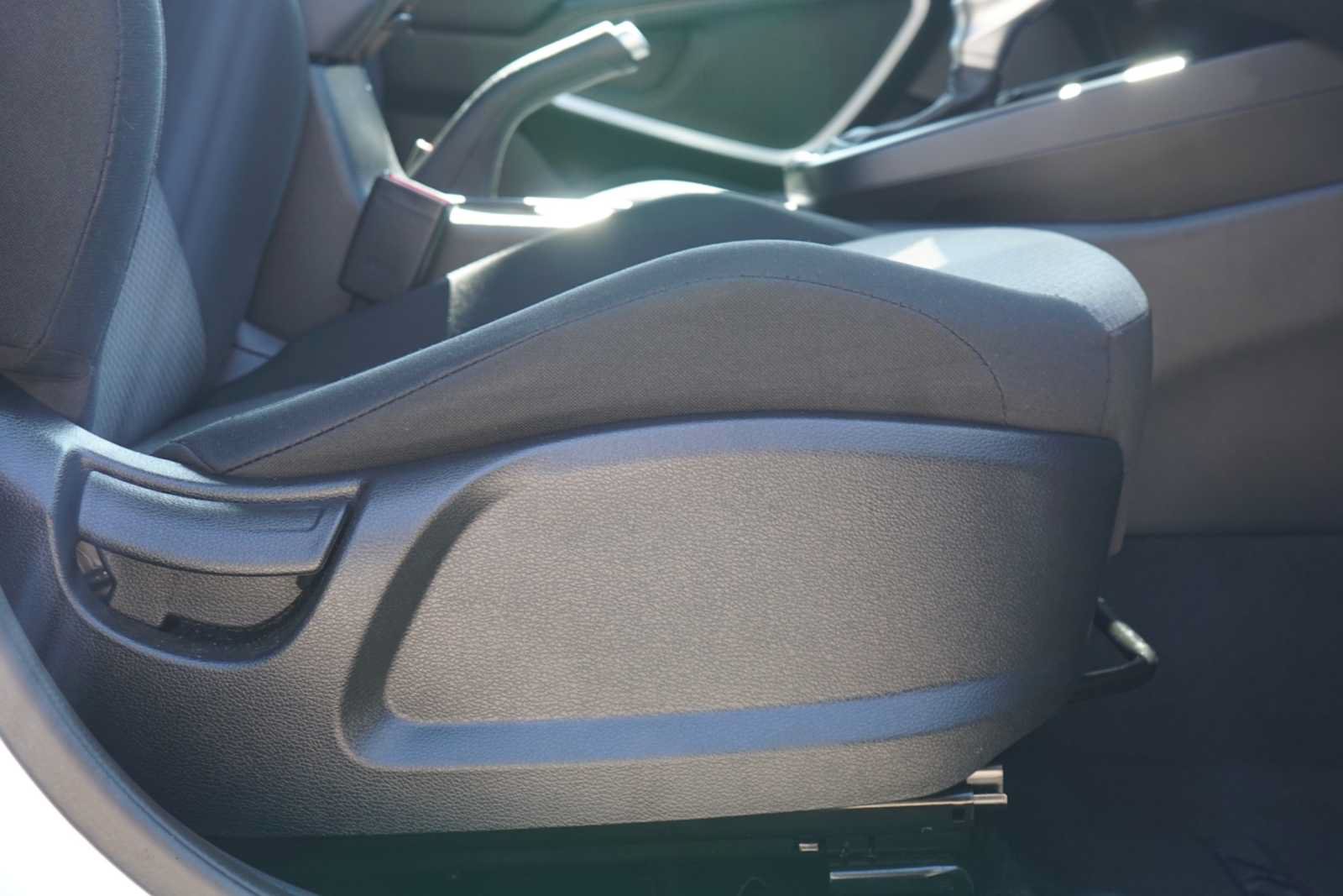 Used 2025 Kia Soul LX w/ LX Technology Package FWD image 25