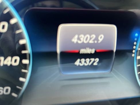 Used 2019 Mercedes-Benz S 560 Sedan image 30