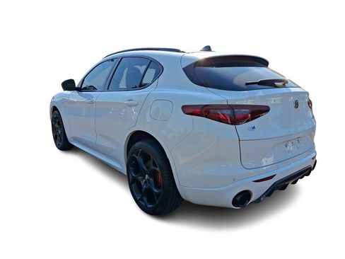 Used 2023 Alfa Romeo Stelvio Veloce AWD/4WD image 4
