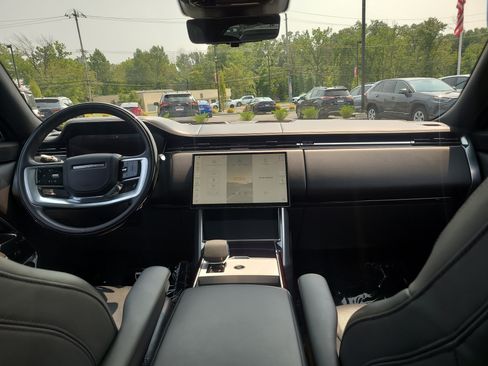 Used 2024 Land Rover Range Rover Autobiography AWD/4WD image 18