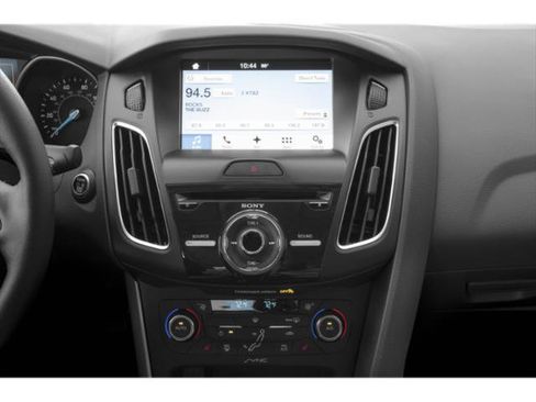 Used 2018 Ford Focus Titanium FWD image 10