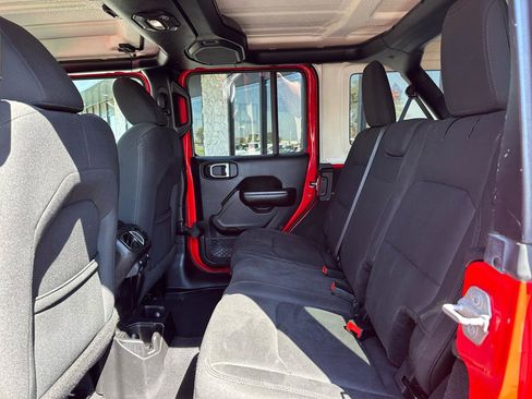 Used 2018 Jeep Wrangler Unlimited Sport S AWD/4WD image 12