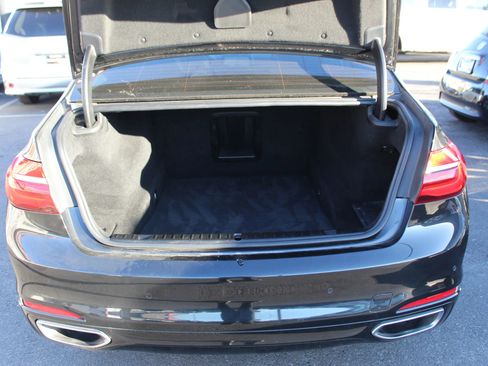 Used 2016 BMW 750i image 19