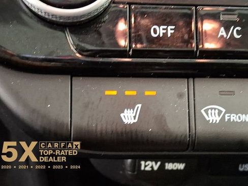 Certified 2024 Hyundai Elantra Limited image 30