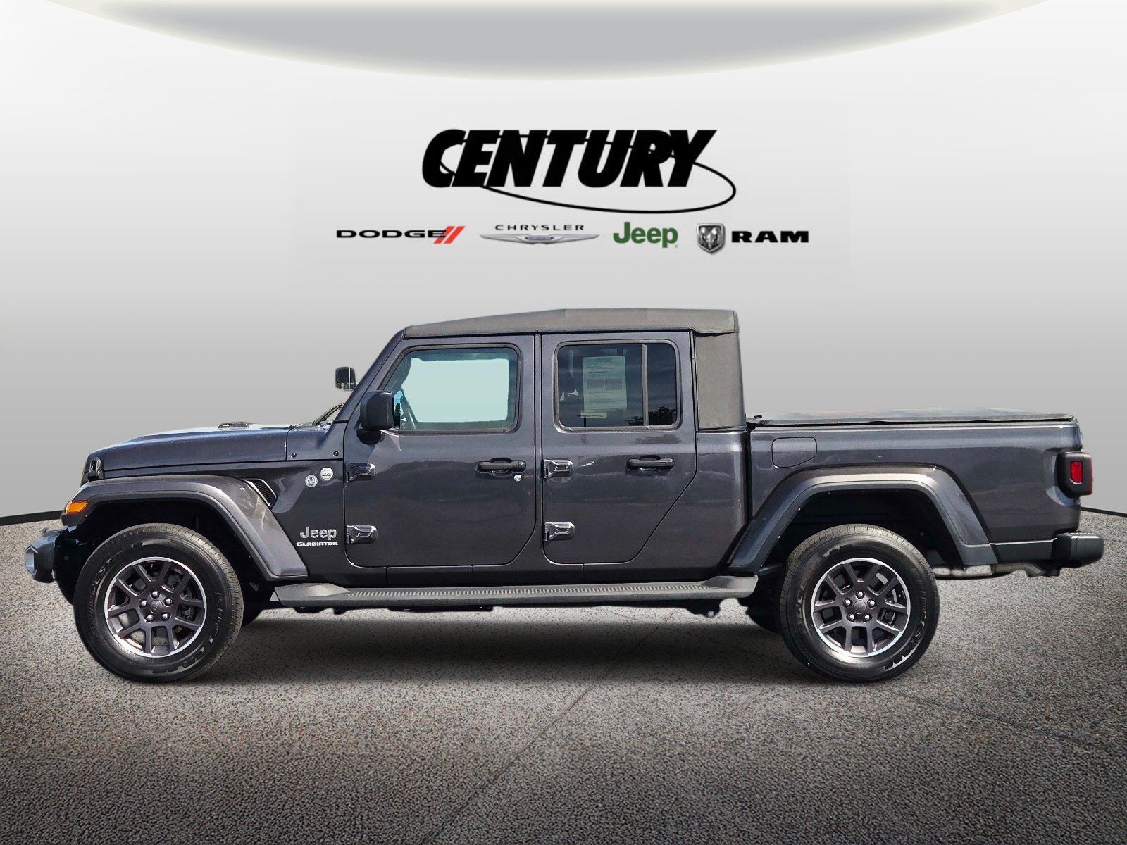 Used 2022 Jeep Gladiator Overland w/ Trailer Tow Package AWD/4WD image 7