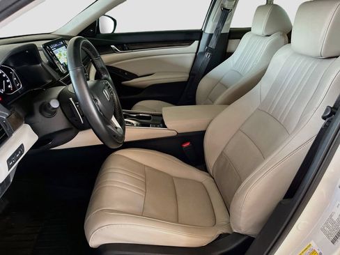 Used 2022 Honda Accord Touring image 21