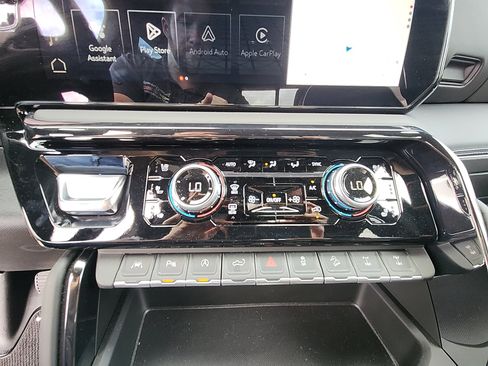 Used 2024 GMC Sierra 1500 AT4X image 25