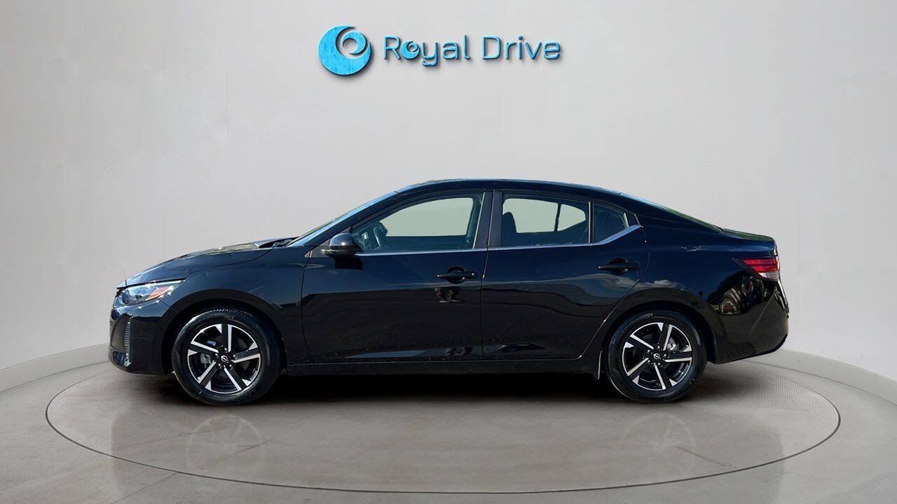 Used 2025 Nissan Sentra SV FWD image 3