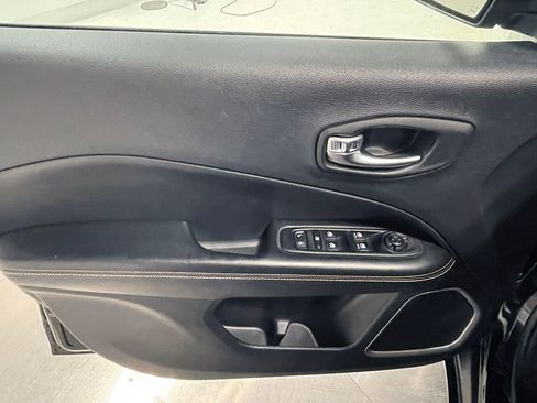 Used 2020 Jeep Compass Latitude w/ Cold Weather Group image 18