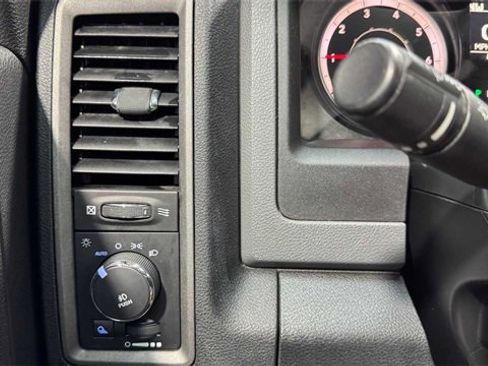 Used 2018 RAM 1500 Express image 18